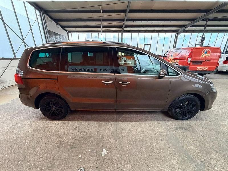 Gebraucht VW Sharan Highline 170 PS (125 kW) 2012 Braun Van / Kleinbus