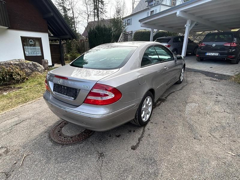 Silber Gebraucht 2005 Mercedes CLK270 Coupé | 3.500 € - Bild 1/4