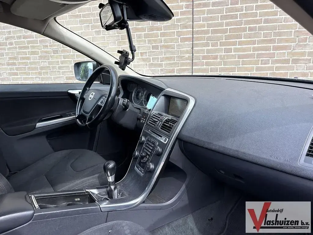 Gebraucht Volvo XC60 Momentum 163 PS (119 kW) 2012 Grau SUV