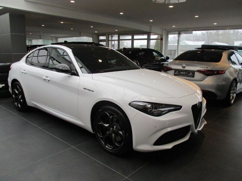 Weiß Gebraucht 2022 Alfa Romeo Giulia Estrema Limousine | 54.950 € - Bild 1/4