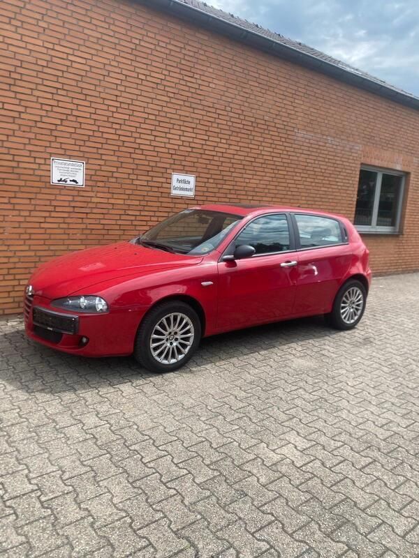 Rot Gebraucht 2005 Alfa Romeo 147 Kleinwagen | 1.990 € (Fairer Preis) - Bild 1/4