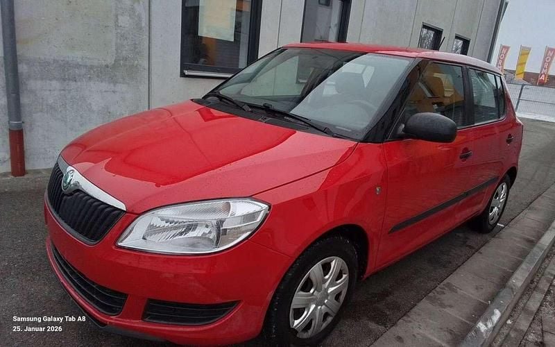 Cervena corrida/corrida rot Gebraucht 2012 Skoda Fabia Cool Edition Kleinwagen | 2.990 € (Superpreis) - Bild 1/4