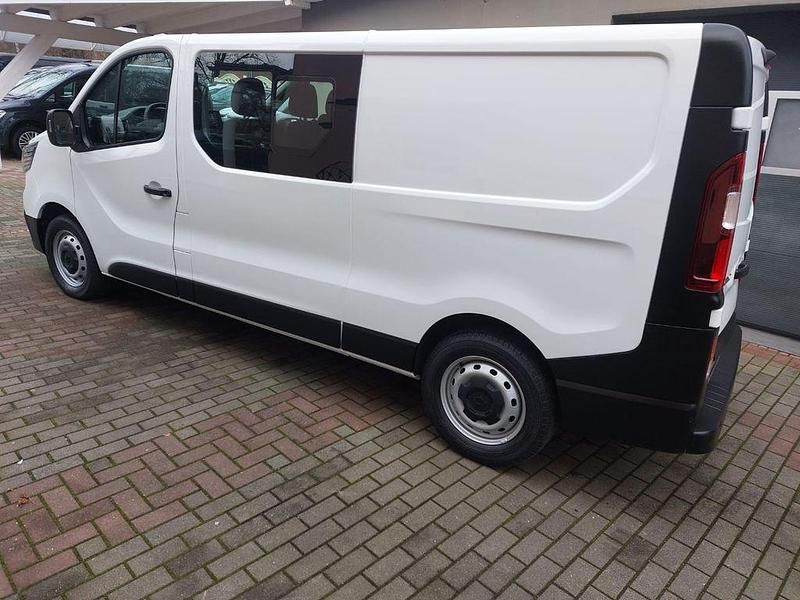 Gebraucht Renault Trafic 131 PS (96 kW) 2023 Weiß Van / Kleinbus