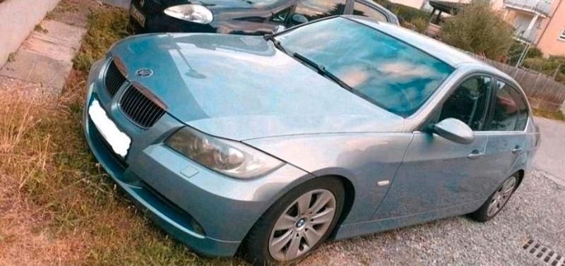 Second-hand BMW 325 Performance 218 CP (160 kW) 2005 Albastru Berlinǎ