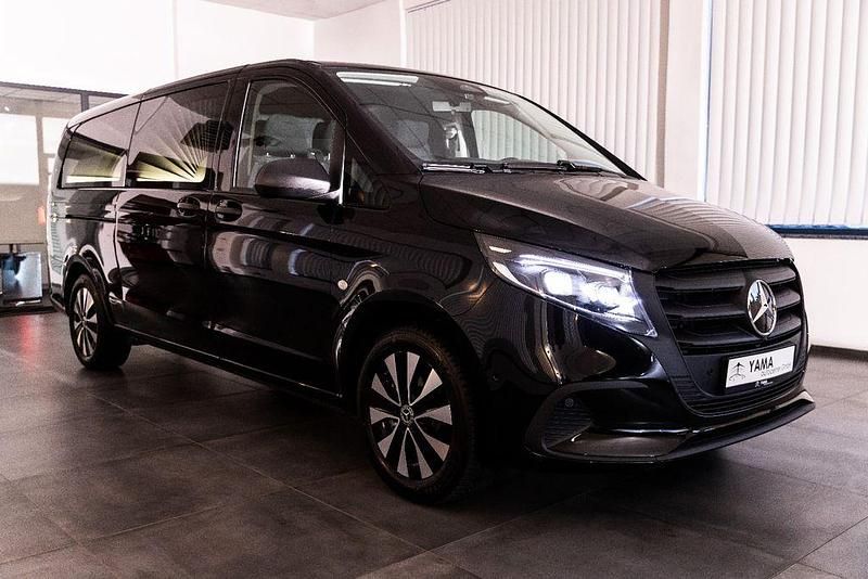 Obsidianschwarz metallic Neu 2025 Mercedes Vito Van / Kleinbus | 95.141 € - Bild 1/4