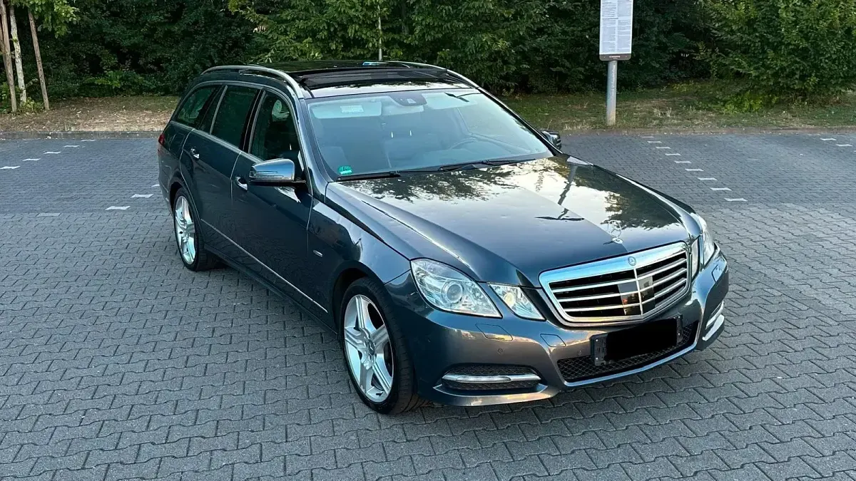 Gebraucht Mercedes E300 231 PS (169 kW) 2012 Grau Kombi