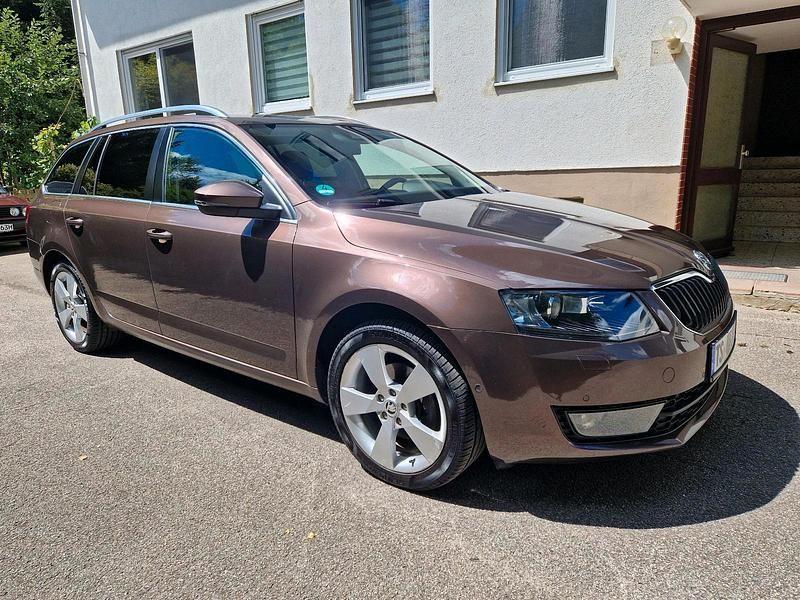 Braun Gebraucht 2013 Skoda Octavia Ambition Kombi | 10.700 € (Fairer Preis) - Bild 1/4