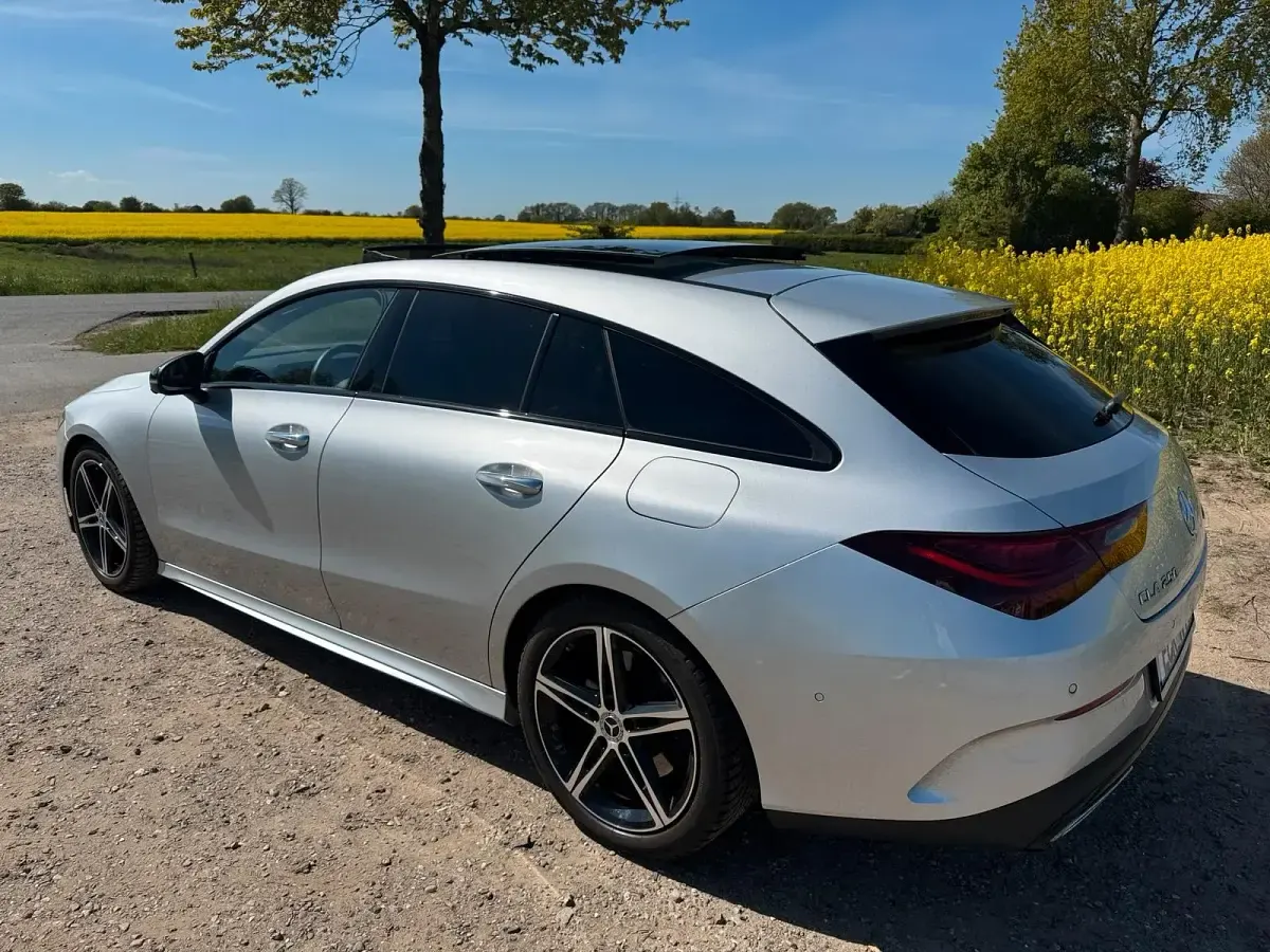 Gebraucht Mercedes CLA250e Shooting Brake 224 PS (164 kW) 2024 Silber Kombi