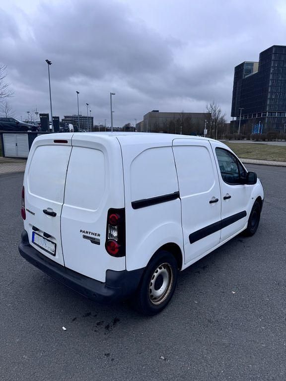 Gebraucht Peugeot Partner 95 PS (69 kW) 2018 Weiß Van / Kleinbus