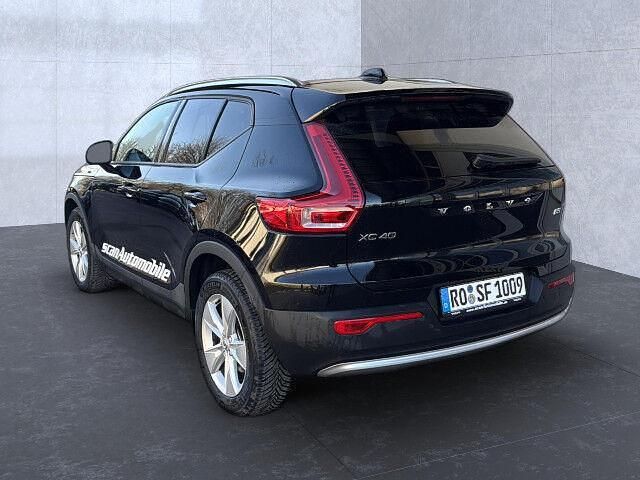 Gebraucht Volvo XC40 Core 163 PS (119 kW) 2023 Schwarz SUV