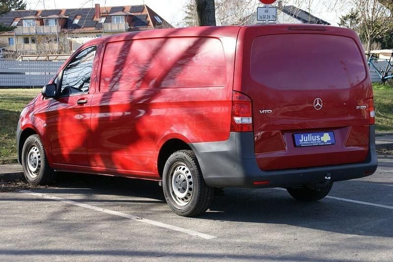Gebraucht Mercedes Vito 114 PS (83 kW) 2016 Rot Van
