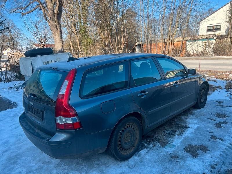 Grau Gebraucht 2007 Volvo V50 Kombi | 1.200 € (Superpreis) - Bild 1/4