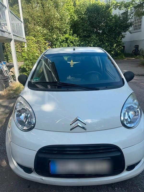 Weiß Gebraucht 2009 Citroën C1 Kleinwagen | 1.300 € (Fairer Preis) - Bild 1/4