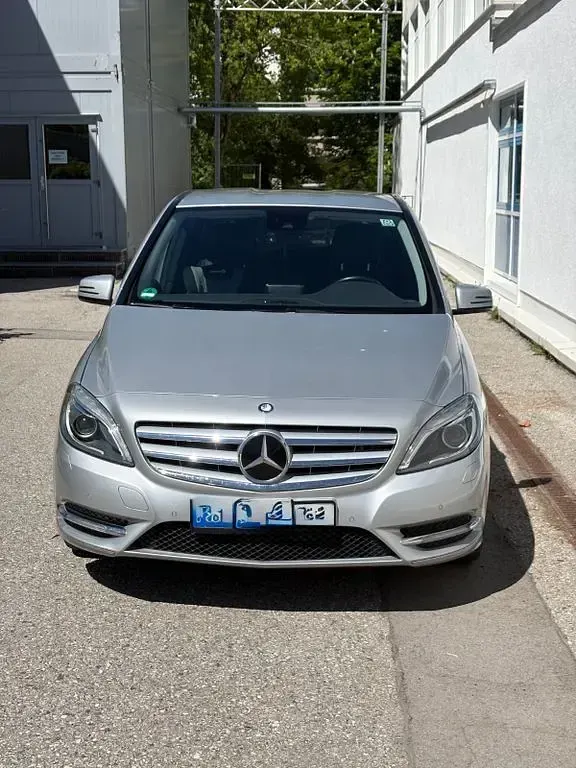 Second-hand Mercedes B200 156 CP (114 kW) 2012 Argintiu Monovolum