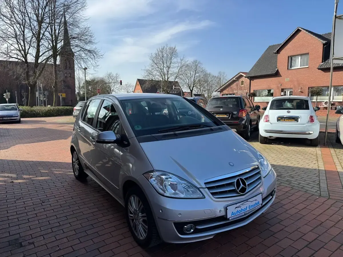 Gebraucht Mercedes A180 109 PS (80 kW) 2010 Silber Kleinwagen