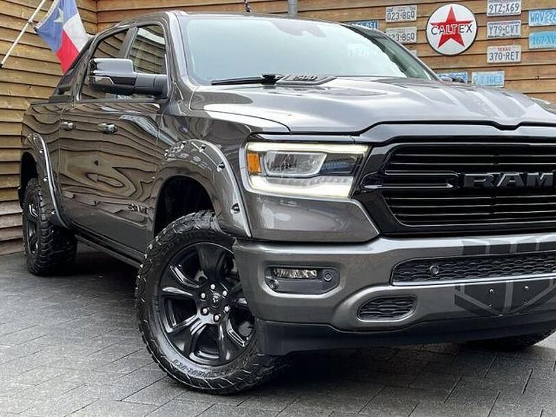 Gebraucht Dodge Ram 401 PS (294 kW) 2022 Grau Pickup
