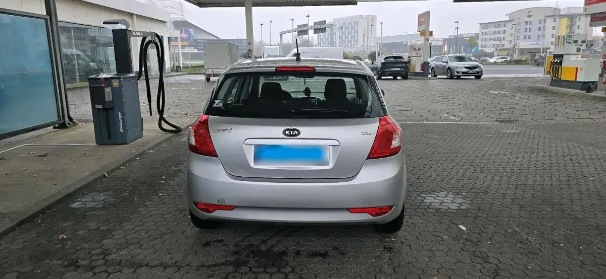 Gebraucht Kia Ceed 90 PS (66 kW) 2010 Grau Kleinwagen
