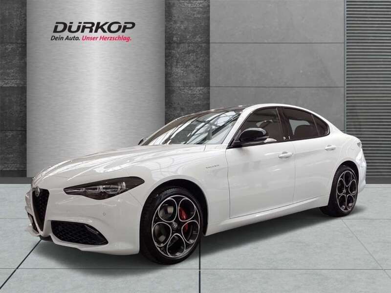 Bianco banchise (weiss) Gebraucht 2024 Alfa Romeo Giulia Veloce Limousine | 46.960 € (Teuer) - Bild 1/4
