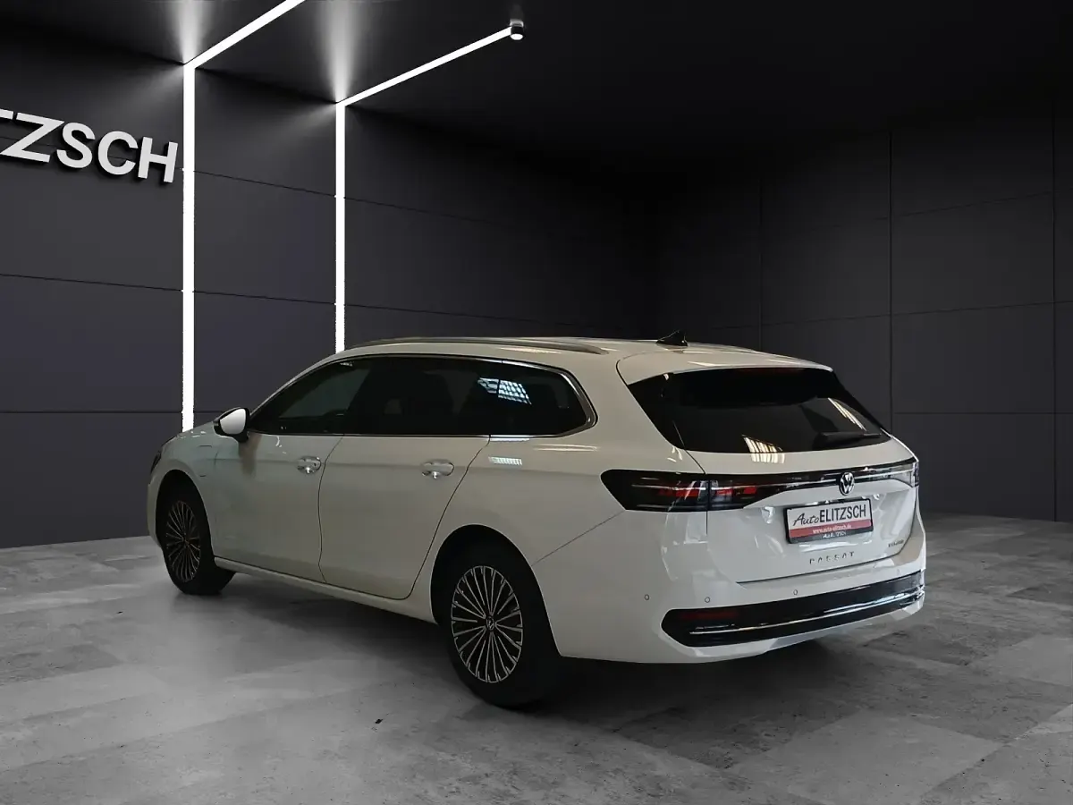 Neu VW Passat Business 150 PS (110 kW) 2026 Pure white Kombi