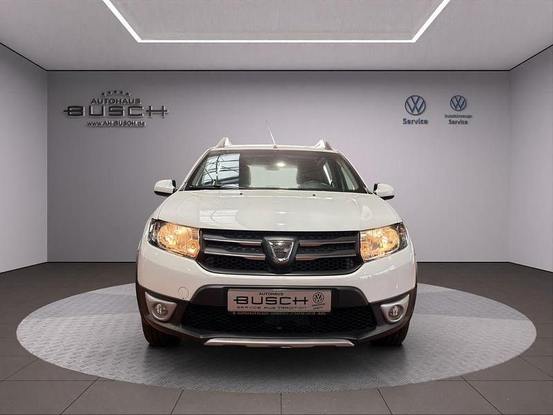 Gebraucht Dacia Sandero Stepway 90 PS (66 kW) 2016 Weiß Limousine