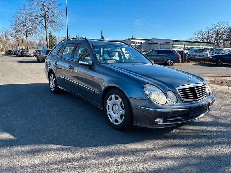 Gebraucht Mercedes E220 150 PS (110 kW) 2004 Grau Kombi