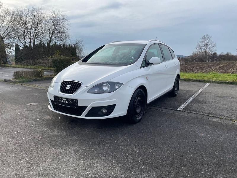 Weiß Gebraucht 2010 Seat Altea XL Sport Van / Kleinbus | 1.490 € (Superpreis) - Bild 1/4