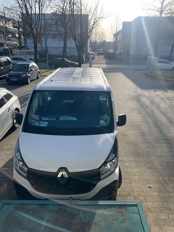 Gebraucht Renault Trafic 116 PS (85 kW) 2015 Weiß Van / Kleinbus