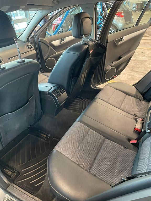 Gebraucht Mercedes C250 204 PS (150 kW) 2010 Grau Kombi
