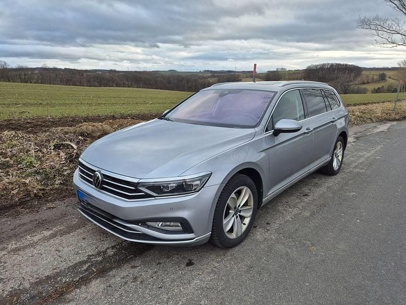 Gebraucht VW Passat Elegance 150 PS (110 kW) 2021 Silber Kombi