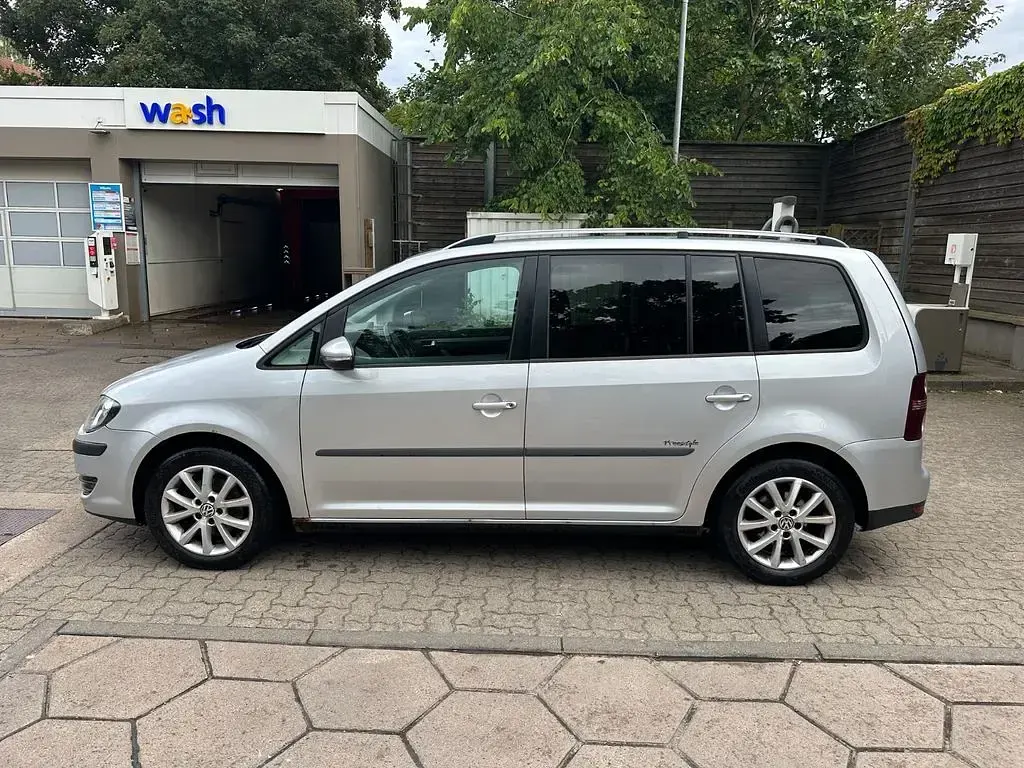Gebraucht VW Touran Freestyle 140 PS (102 kW) 2010 Silber Van / Kleinbus