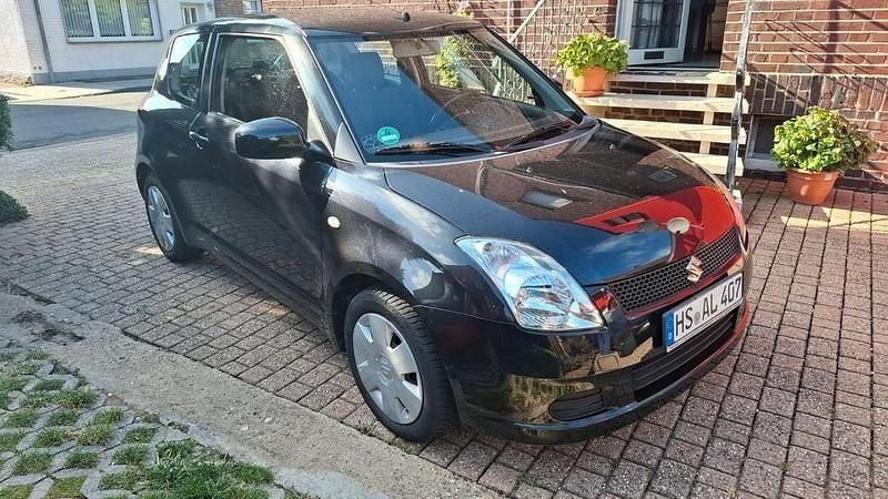 Schwarz Gebraucht 2006 Suzuki Swift Club Limousine | 2.000 € (Fairer Preis) - Bild 1/4