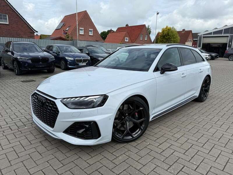 Grau Gebraucht 2023 Audi RS4 Competition Kombi | 79.990 € (Fairer Preis) - Bild 1/4