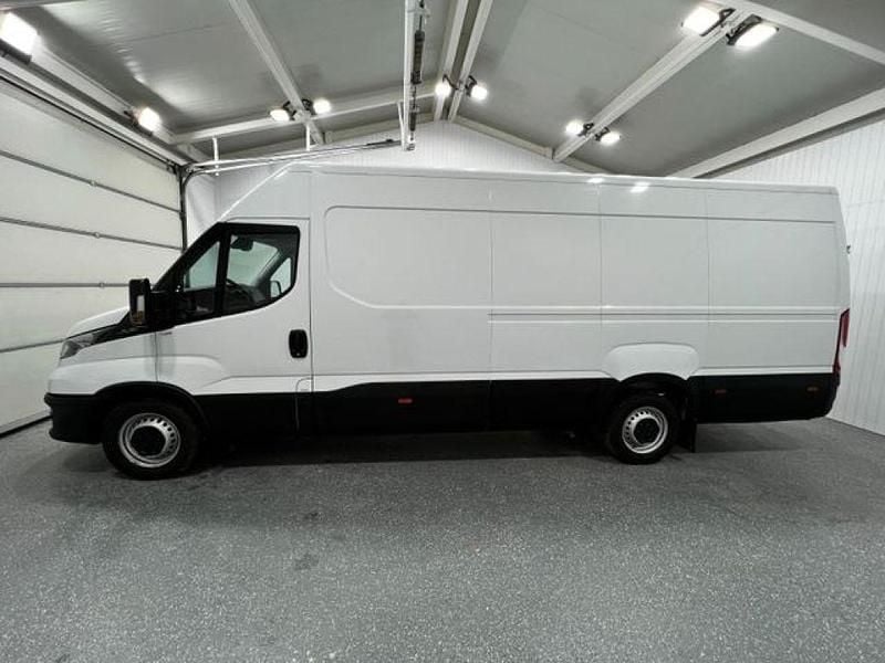 Gebraucht Iveco Daily 156 PS (114 kW) 2023 Weiss (bianco ic 194) Van