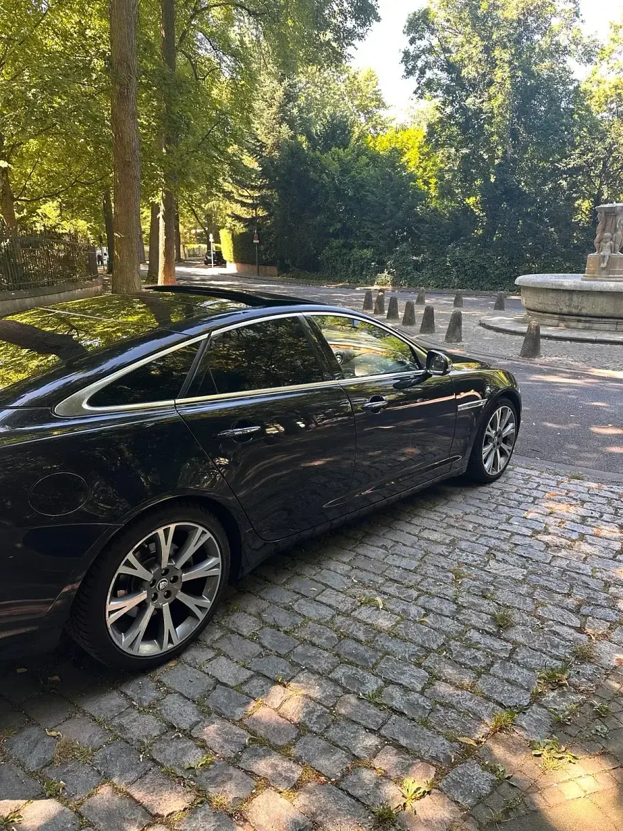 Gebraucht Jaguar XJ 275 PS (202 kW) 2011 Schwarz Limousine