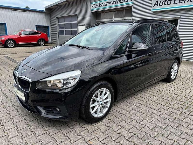 Schwarz Gebraucht 2017 BMW 218 Gran Tourer Advantage Van / Kleinbus | 13.750 € (Fairer Preis) - Bild 1/4