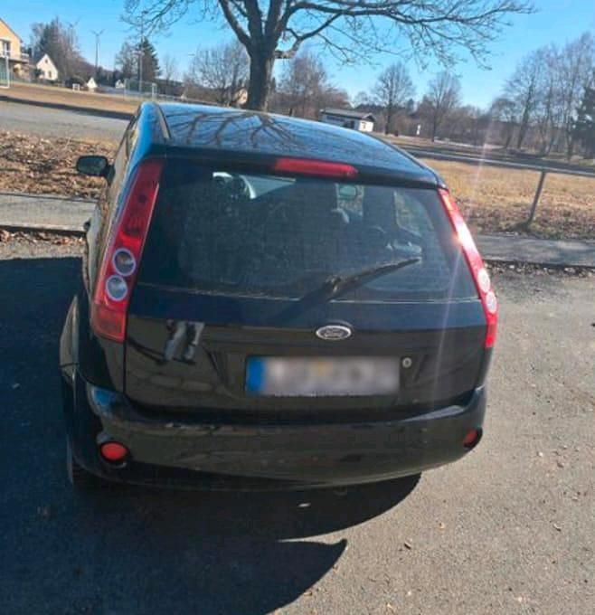 Gebraucht Ford Fiesta 59 PS (43 kW) 2006 Blau Kleinwagen