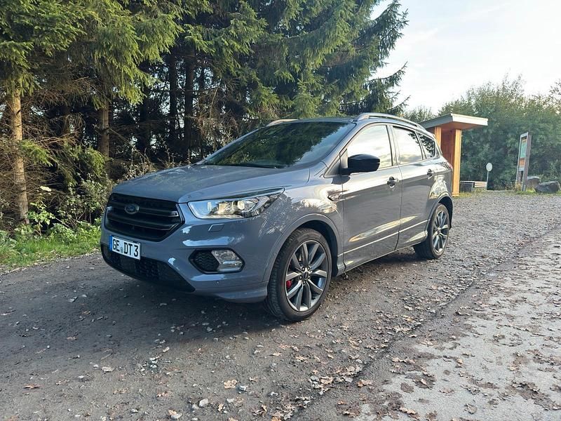 Grau Gebraucht 2020 Ford Kuga ST SUV | 14.200 € (Guter Preis) - Bild 1/4