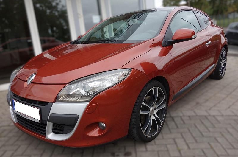 Braun Gebraucht 2009 Renault Mégane Coupé Luxe Coupé | 5.700 € (Fairer Preis) - Bild 1/4