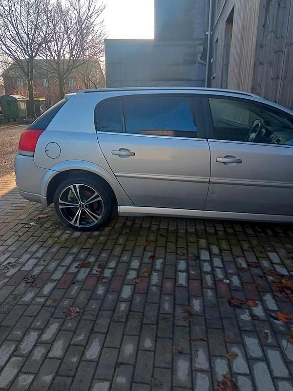 Gebraucht Opel Signum 147 PS (108 kW) 2004 Silber Kleinwagen