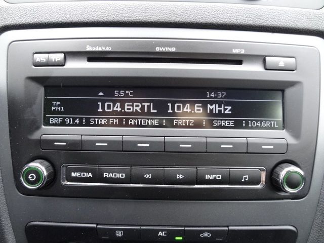 Gebraucht Skoda Octavia Fun 105 PS (77 kW) 2012 Schwarz metallic Kombi