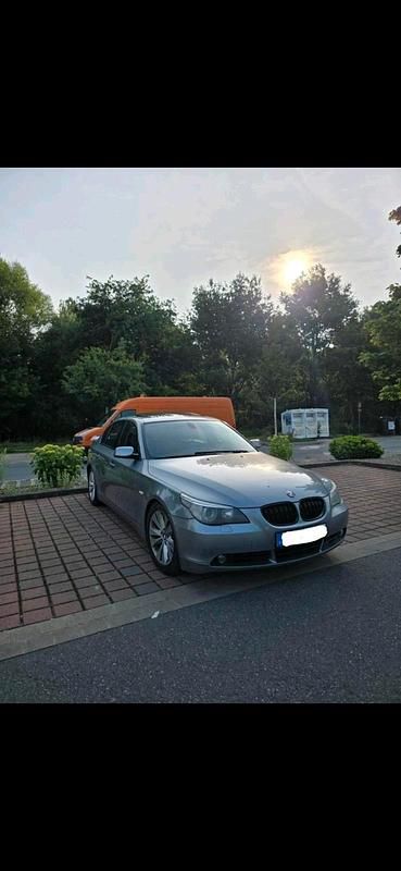 Gebraucht BMW 530 231 PS (169 kW) 2004 Grau Limousine