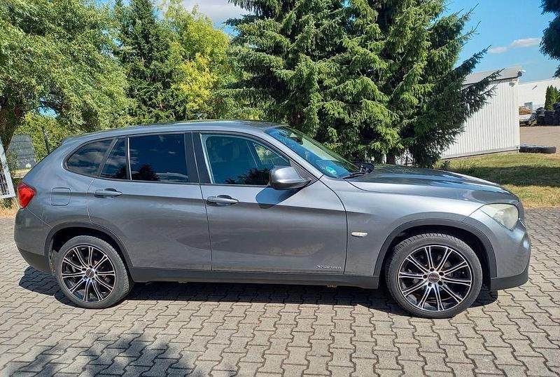 Gebraucht BMW X1 143 PS (105 kW) 2011 Grau SUV