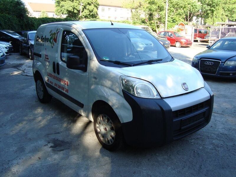 Weiß Gebraucht 2016 Citroën Nemo Van / Kleinbus | 1.999 € - Bild 1/4
