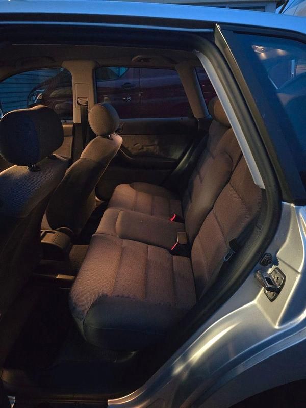 Second-hand Audi A3 102 CP (75 kW) 2000 Argintiu Hatchback
