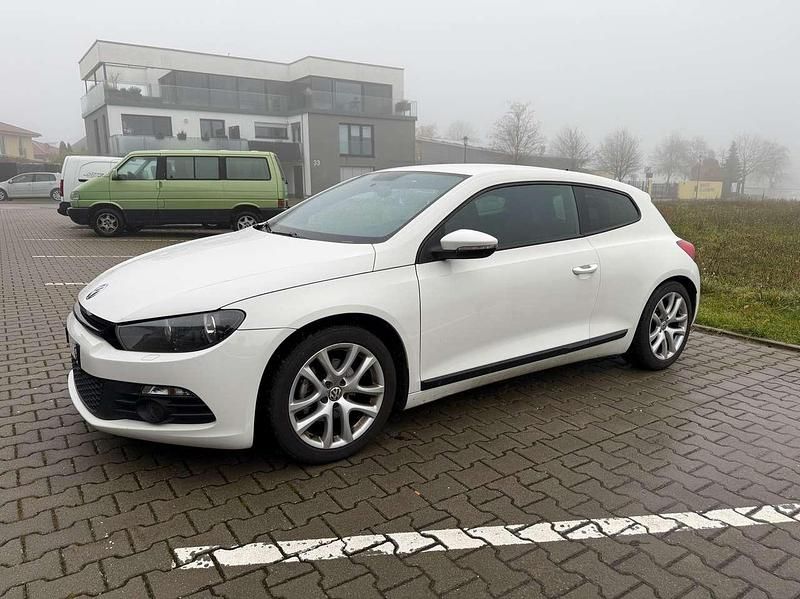 Gebraucht VW Scirocco 122 PS (89 kW) 2009 Candyweiss Coupé
