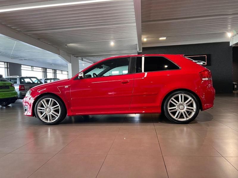 Gebraucht Audi S3 Ambiente 265 PS (194 kW) 2007 Rot Kleinwagen