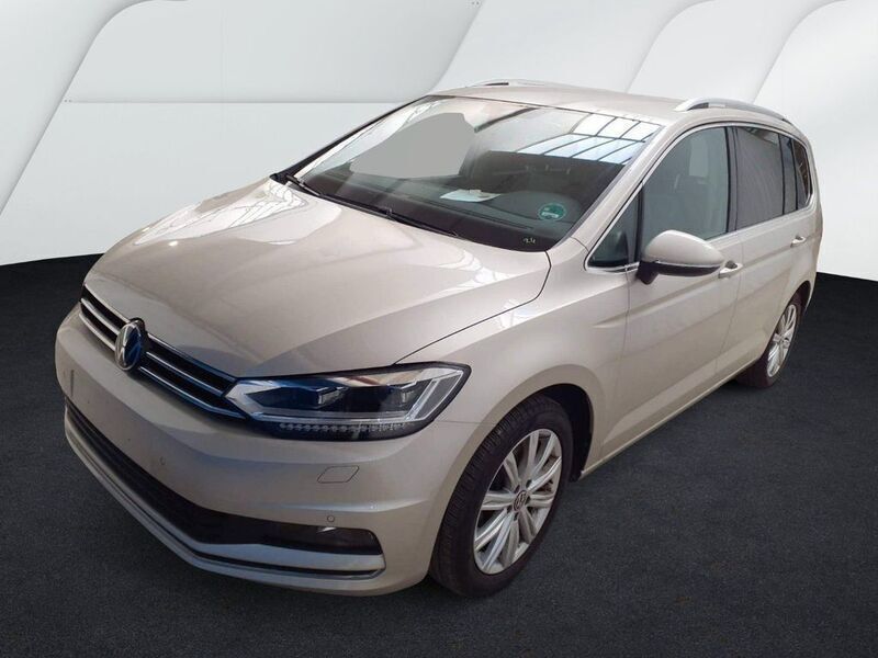 Silber Gebraucht 2024 VW Touran Highline Van / Kleinbus | 37.804 € (Etwas zu teuer) - Bild 1/2