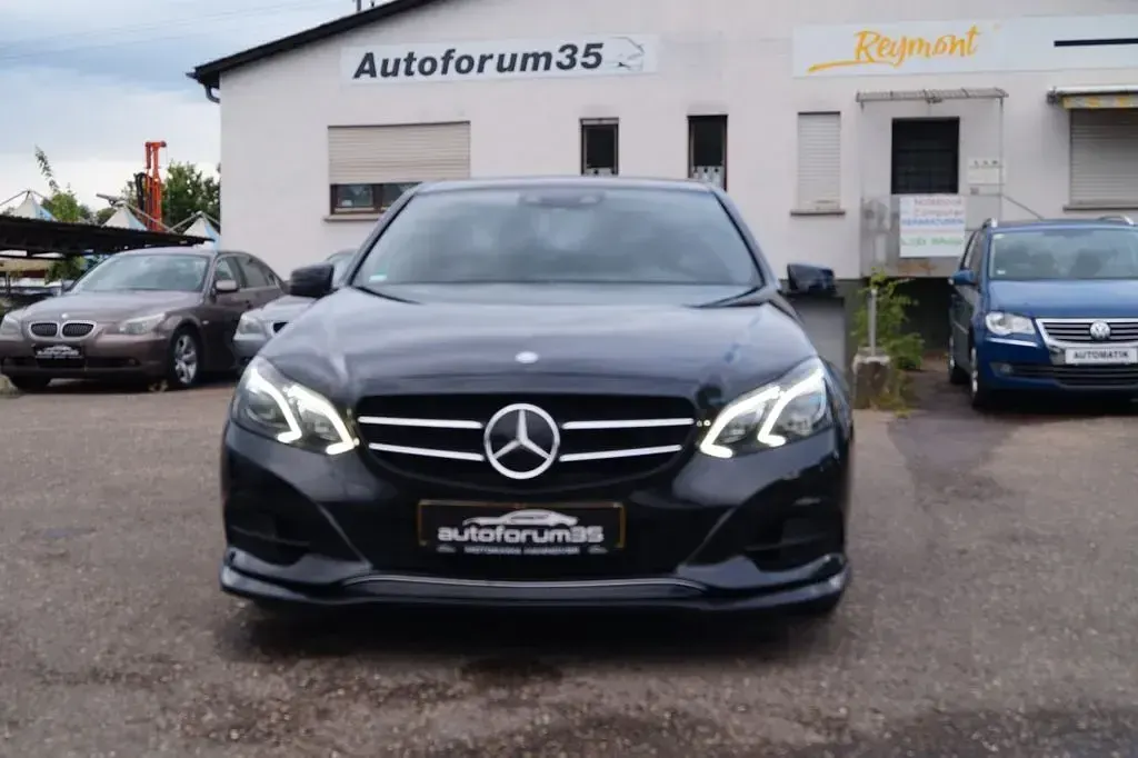 Gebraucht Mercedes E400 333 PS (244 kW) 2013 Schwarz Limousine