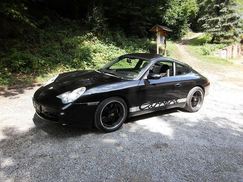 Schwarz Gebraucht 2004 Porsche 911 Carrera Coupé | 41.996 € (Fairer Preis) - Bild 1/4