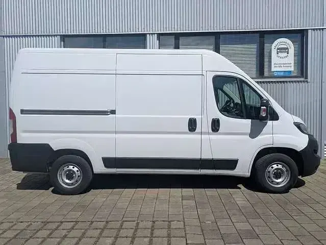 Second-hand Fiat Ducato 120 CP (88 kW) 2023 Alb Van